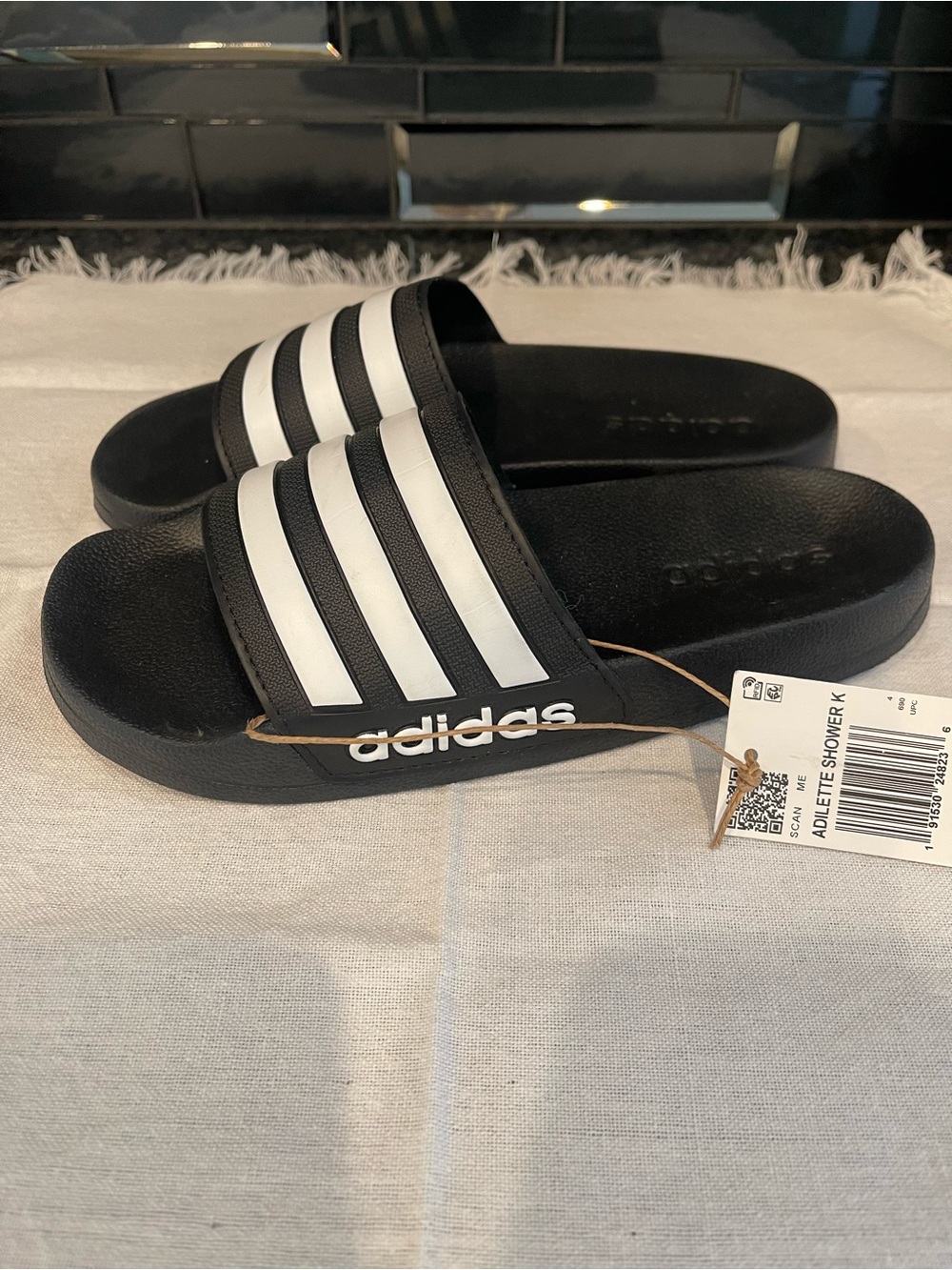 Black & White Shower Slide Sandals with Triple Stripes Addias - Picture 2 of 5